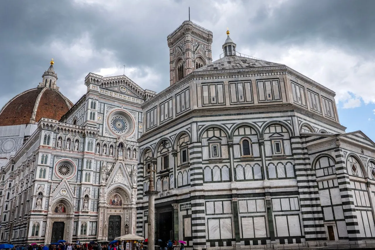 Florence / Pisa - Italy - Image 1