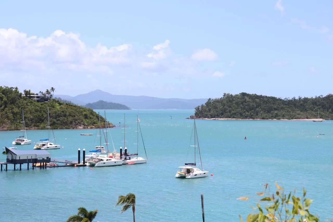 Hamilton Island To Sydney - Image 1