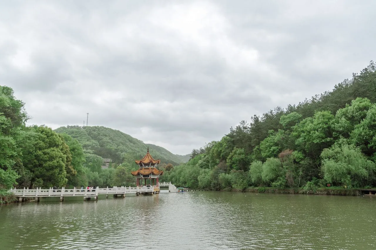 Shanghai To Yichang & Yangtze Cruise - Image 1