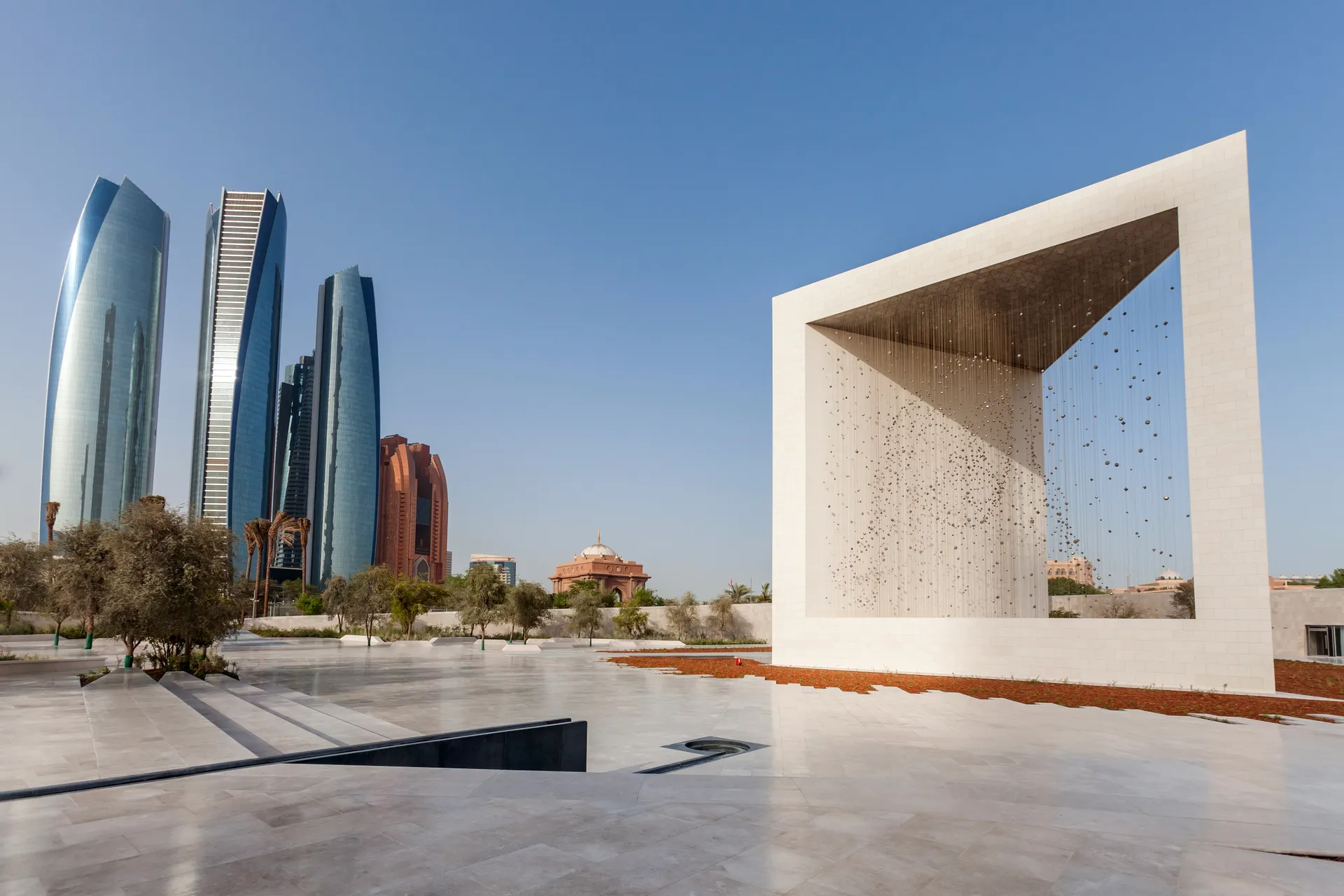 Dubai and Ras Al Khaimah: City to Coast