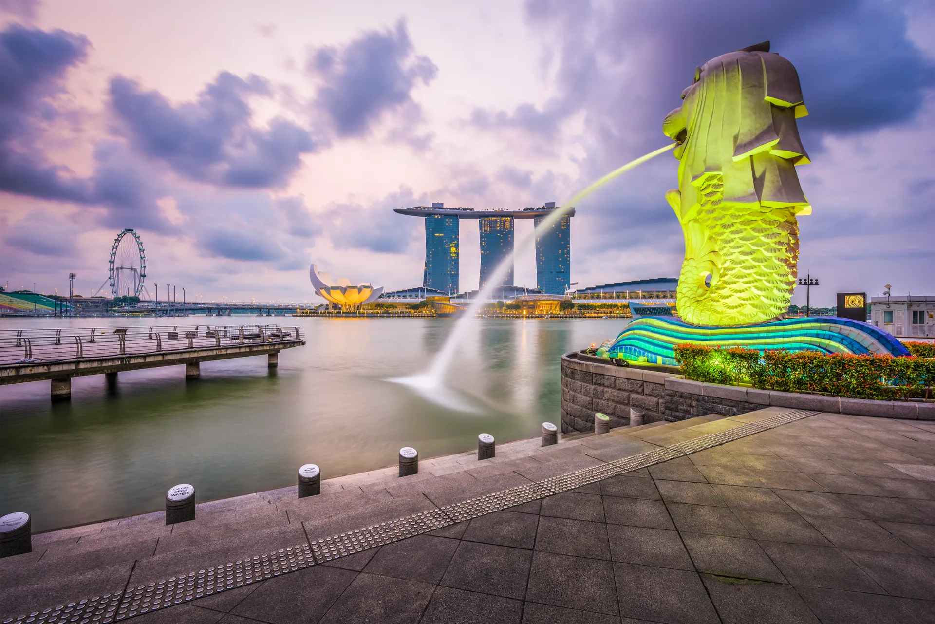 Romantic Singapore Skyline Escape